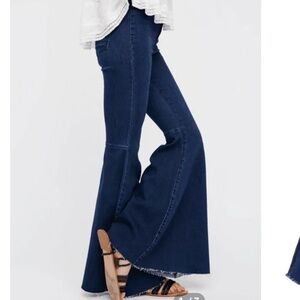 Free People Pull On Jean Flares Raw Hem, Size 31